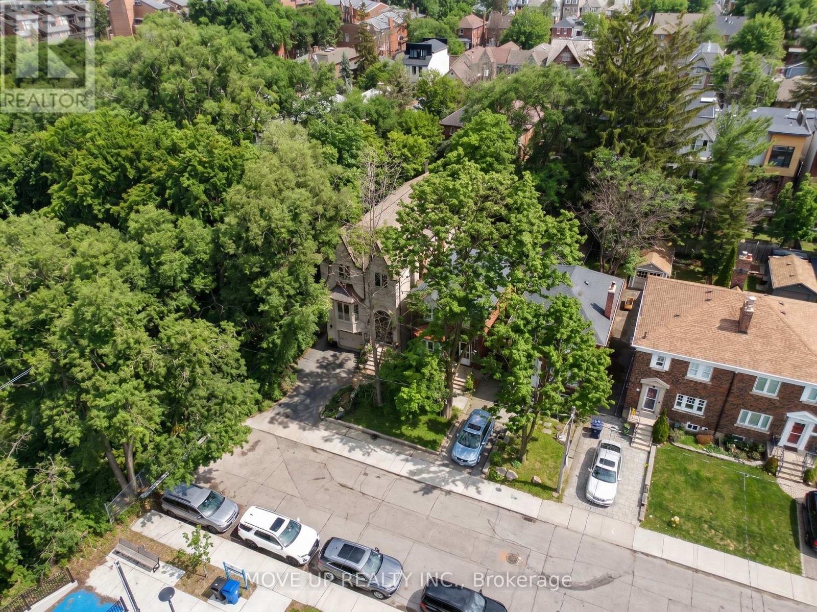 226 GLENGARRY AVENUE, Toronto (Lawrence Park North), Ontario, M5M1E4 — Photo 3