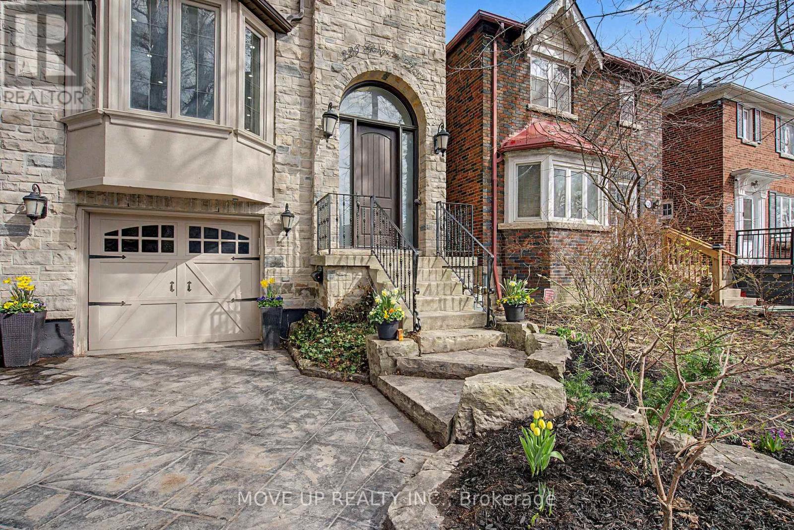 226 GLENGARRY AVENUE, Toronto (Lawrence Park North), Ontario, M5M1E4 — Photo 4