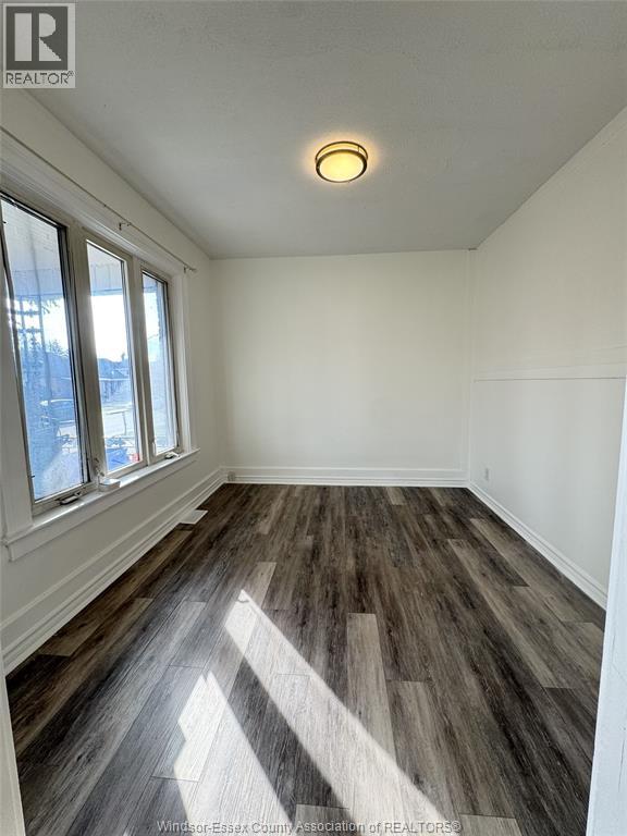 1085 Langlois AVENUE Unit# Main, Windsor, Ontario, N9A2H4 — Photo 2