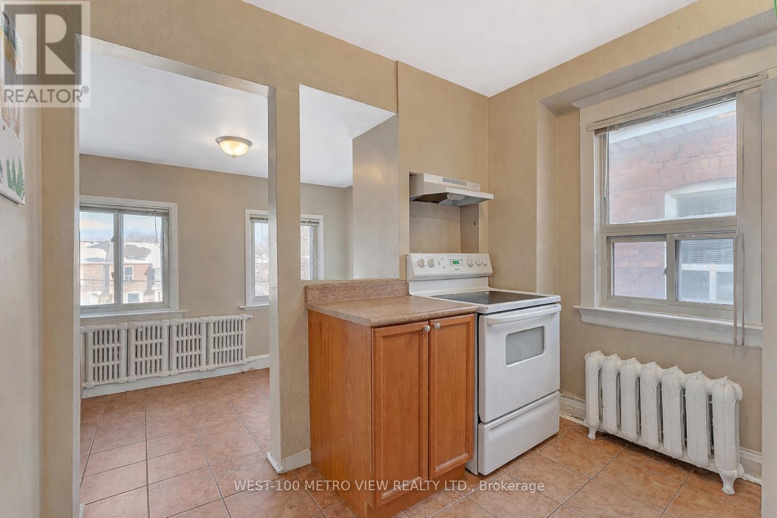 1733 DUFFERIN STREET, Toronto (Oakwood Village), Ontario, M6E3N9 — Photo 15