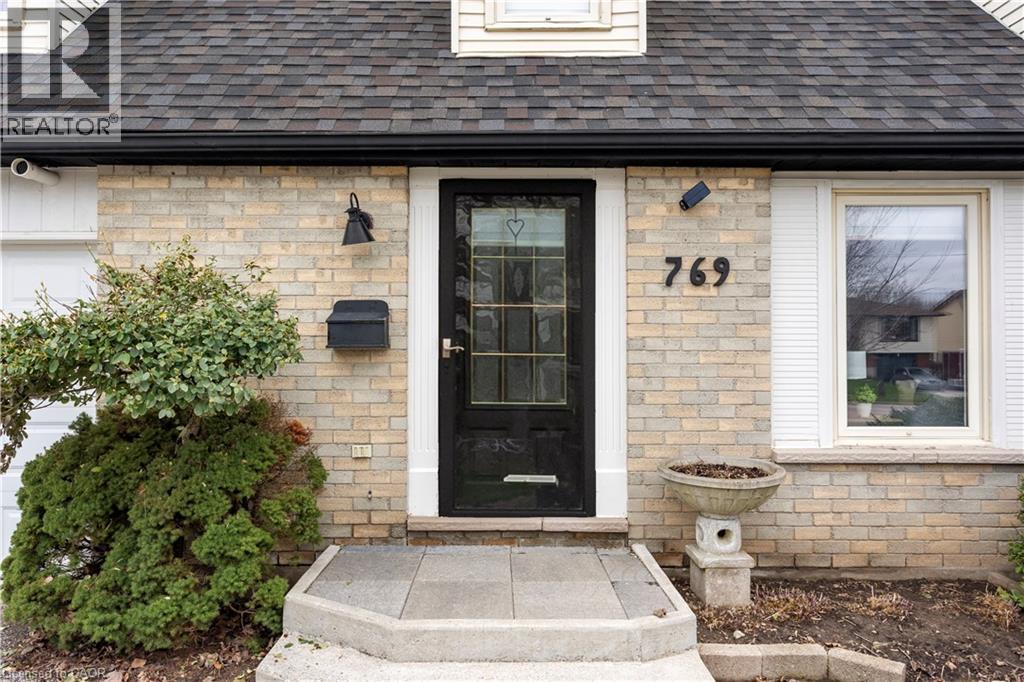 769 SCOTTSDALE Drive, Guelph, Ontario, N1G3N7 — Photo 2