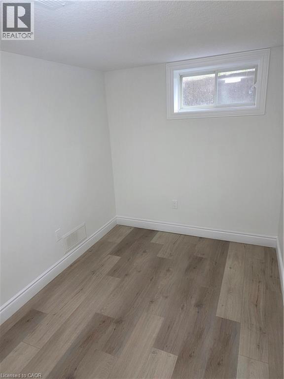 22 MONTROSE Avenue, Kitchener, Ontario, N2M1Y2 — Photo 13