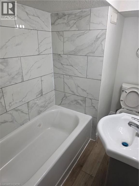 22 MONTROSE Avenue, Kitchener, Ontario, N2M1Y2 — Photo 8