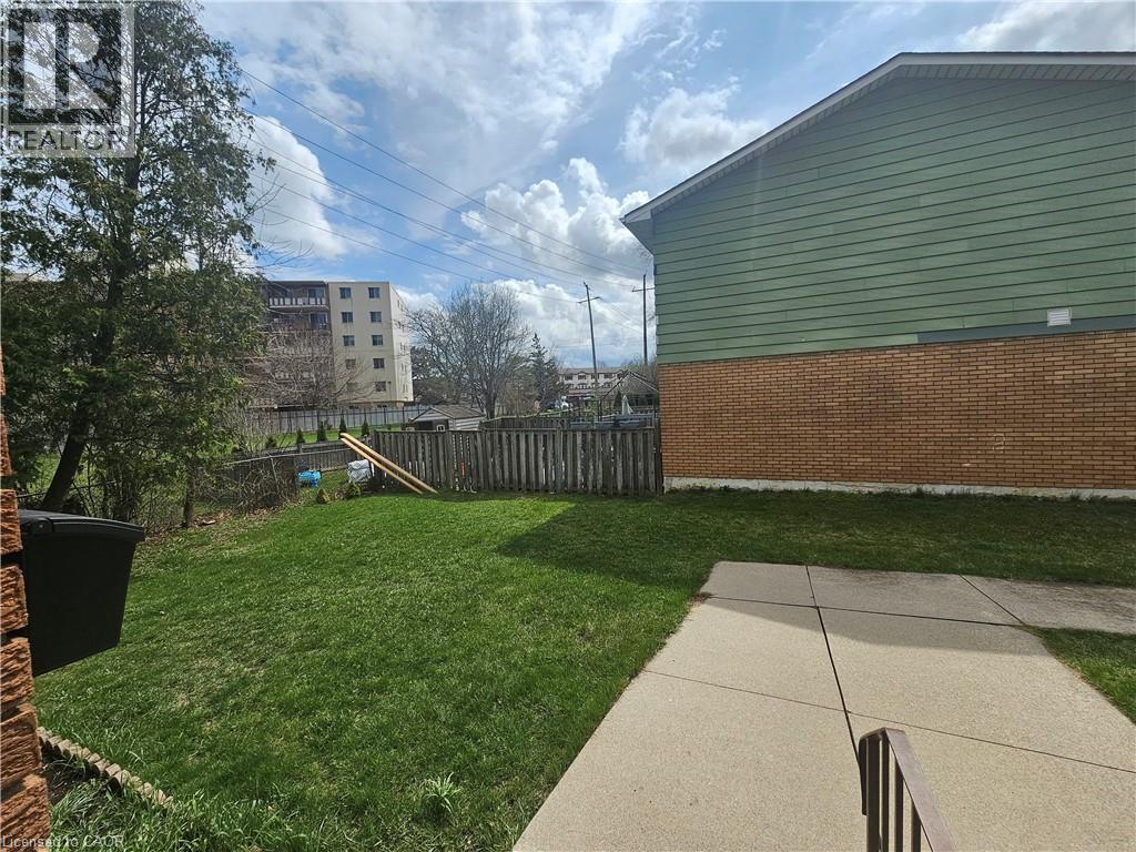 161 BERKINDALE Drive Unit# 6, Hamilton, Ontario, L8E1M6 — Photo 3