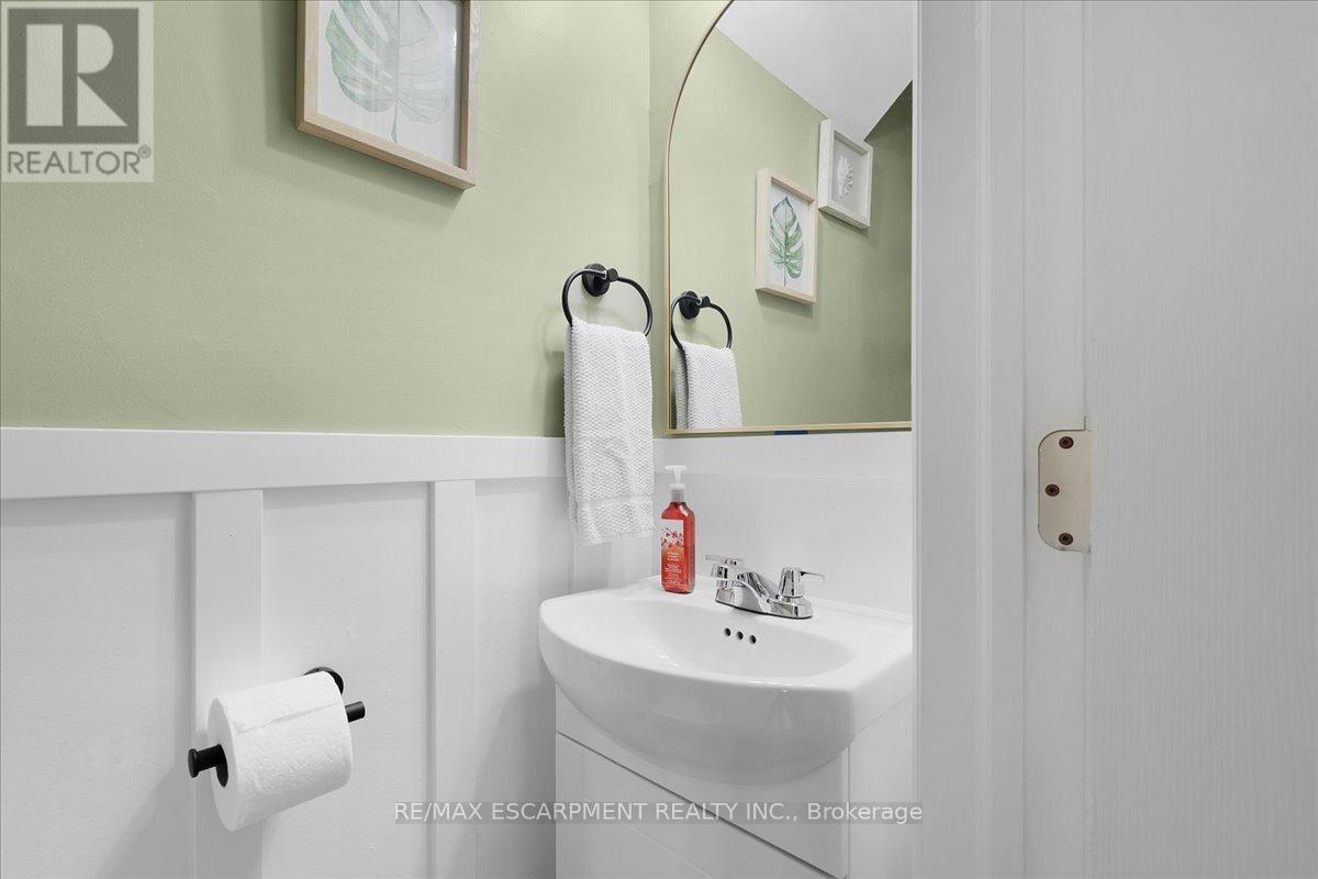 133 FREDERICK AVENUE, Hamilton (Crown Point), Ontario, L8H4L1 — Photo 6