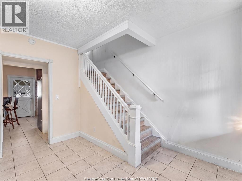 836 ELLIOTT, Windsor, Ontario, N9A3S7 — Photo 3