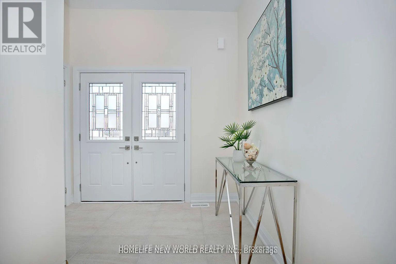 240 SEGUIN STREET N, Richmond Hill (Oak Ridges), Ontario, L4E1N9 — Photo 2