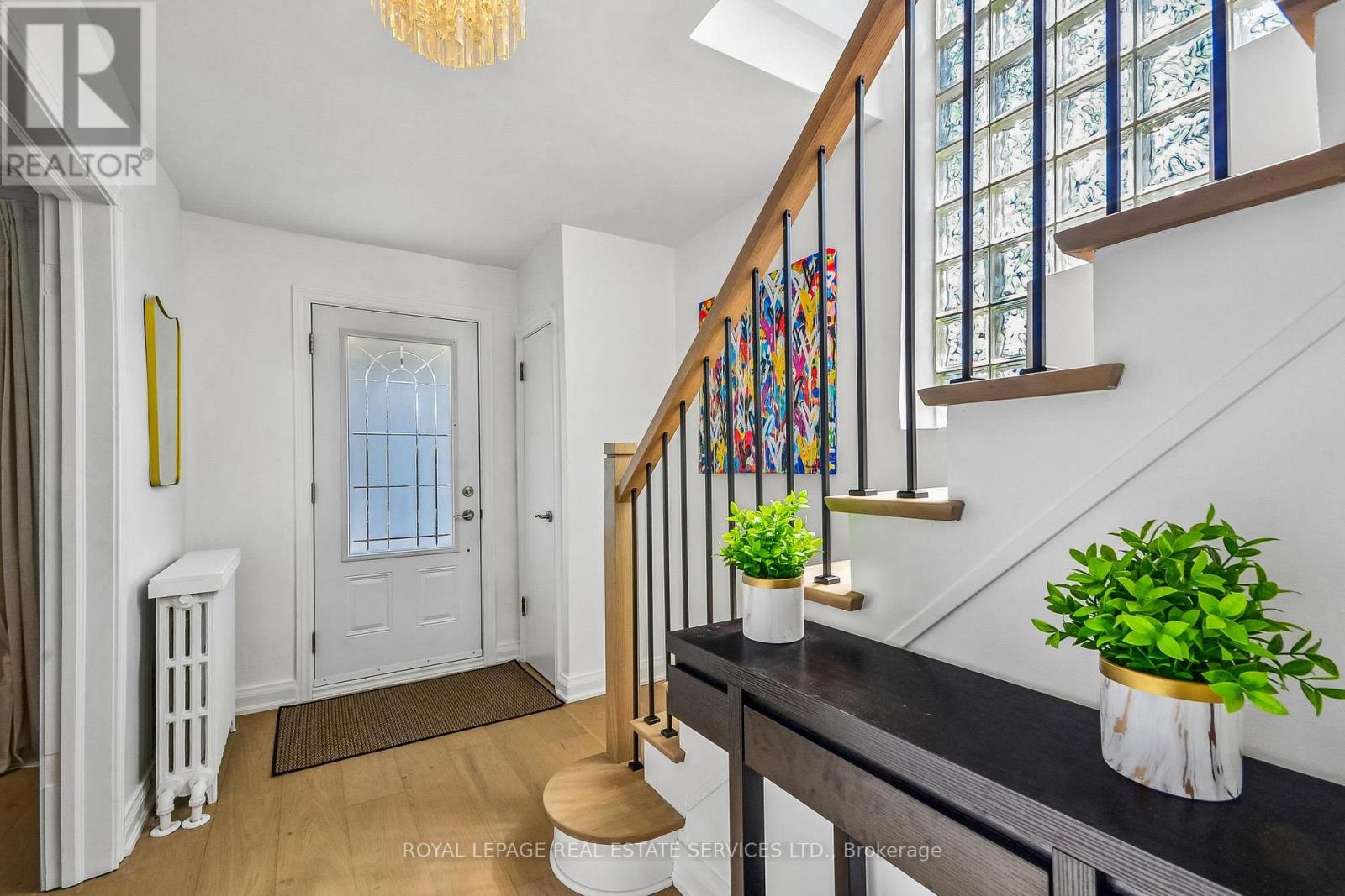 352 WINNETT AVENUE, Toronto (Oakwood Village), Ontario, M6C3M1 — Photo 2