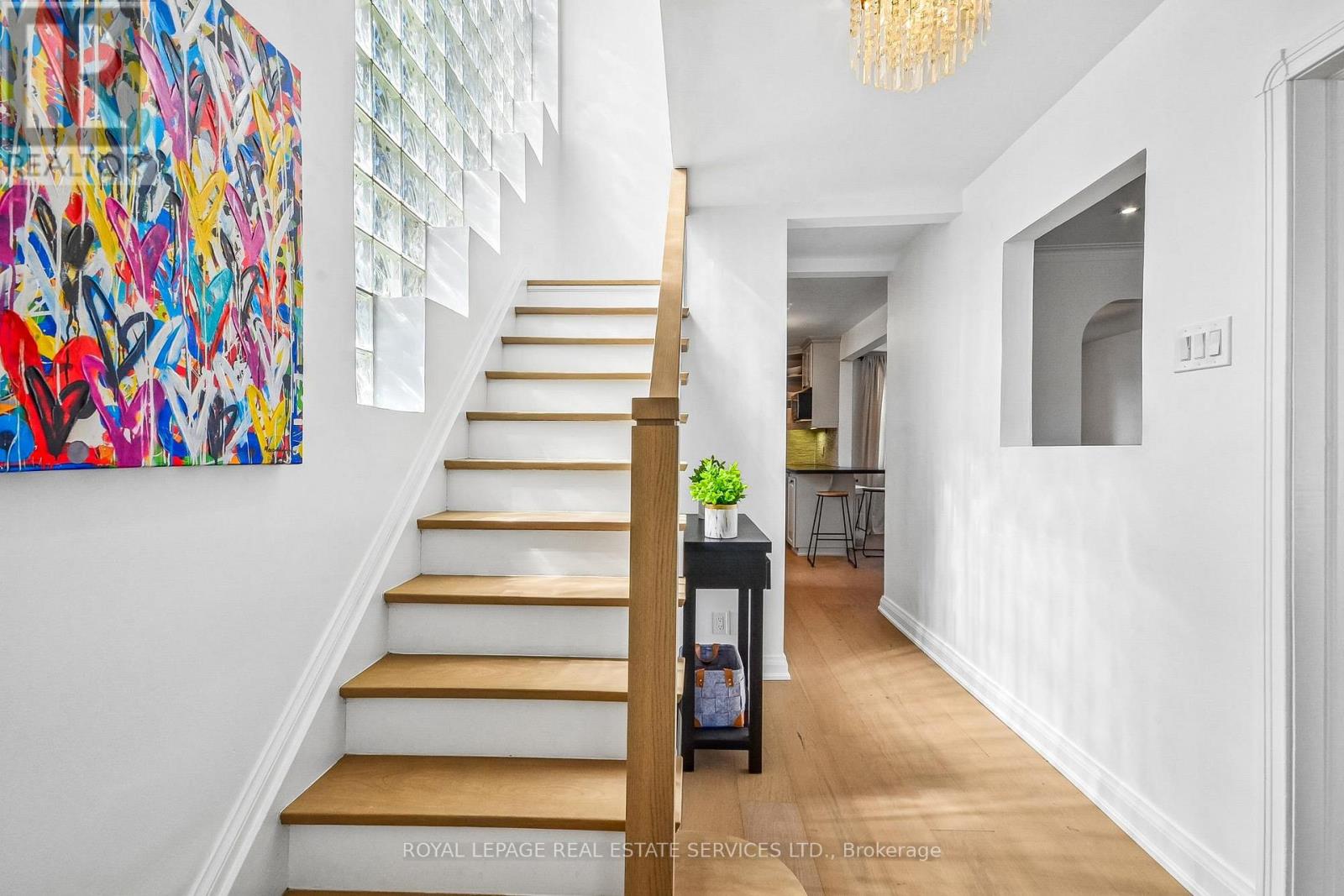 352 WINNETT AVENUE, Toronto (Oakwood Village), Ontario, M6C3M1 — Photo 3