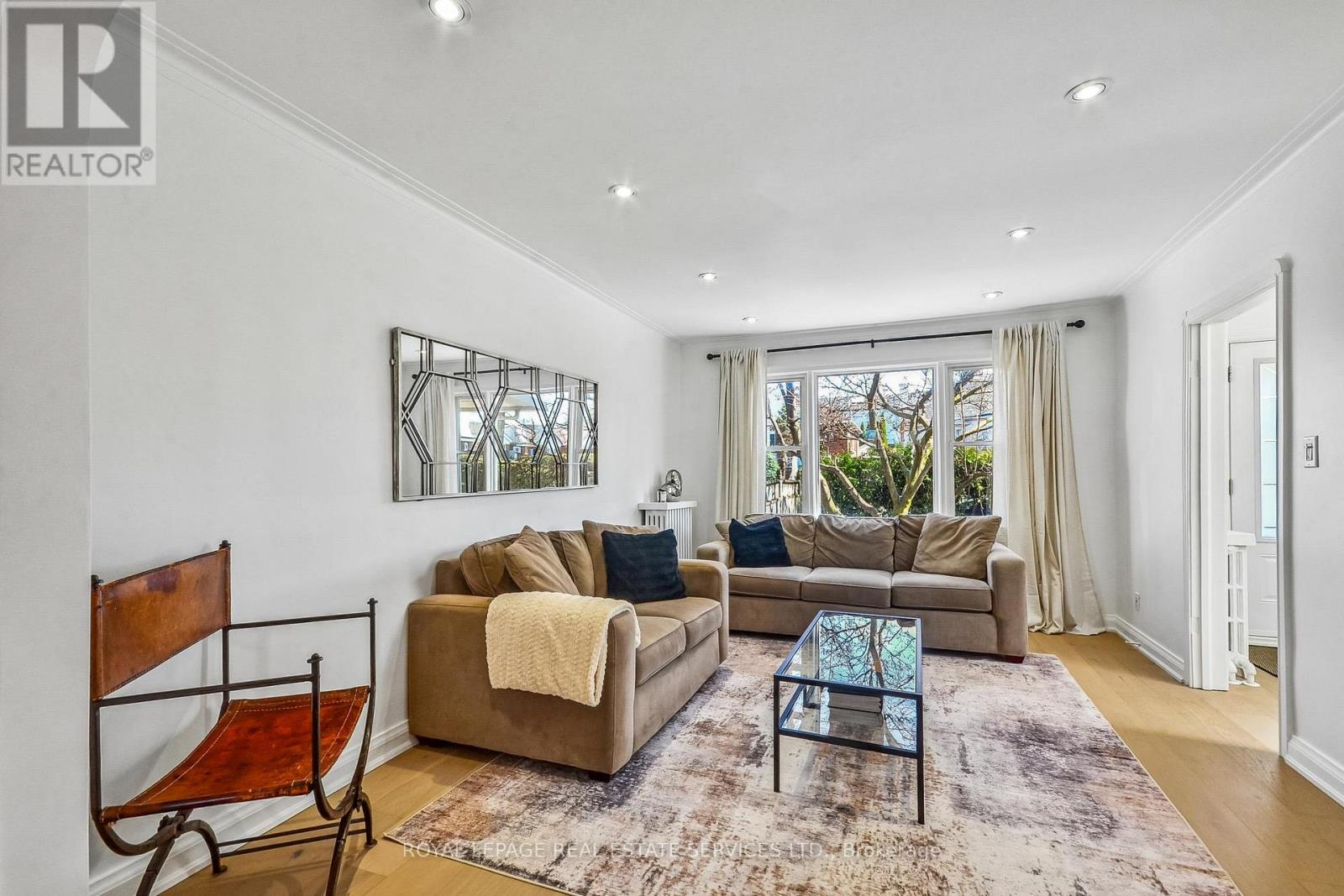 352 WINNETT AVENUE, Toronto (Oakwood Village), Ontario, M6C3M1 — Photo 4