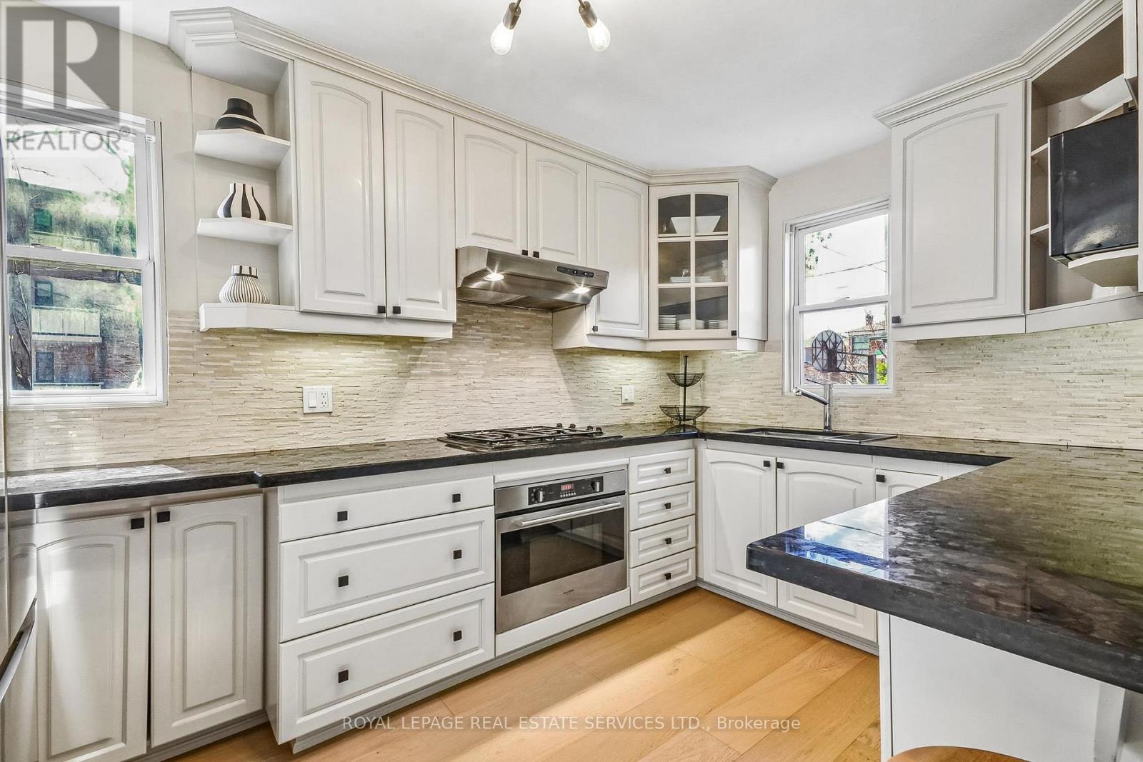 352 WINNETT AVENUE, Toronto (Oakwood Village), Ontario, M6C3M1 — Photo 9