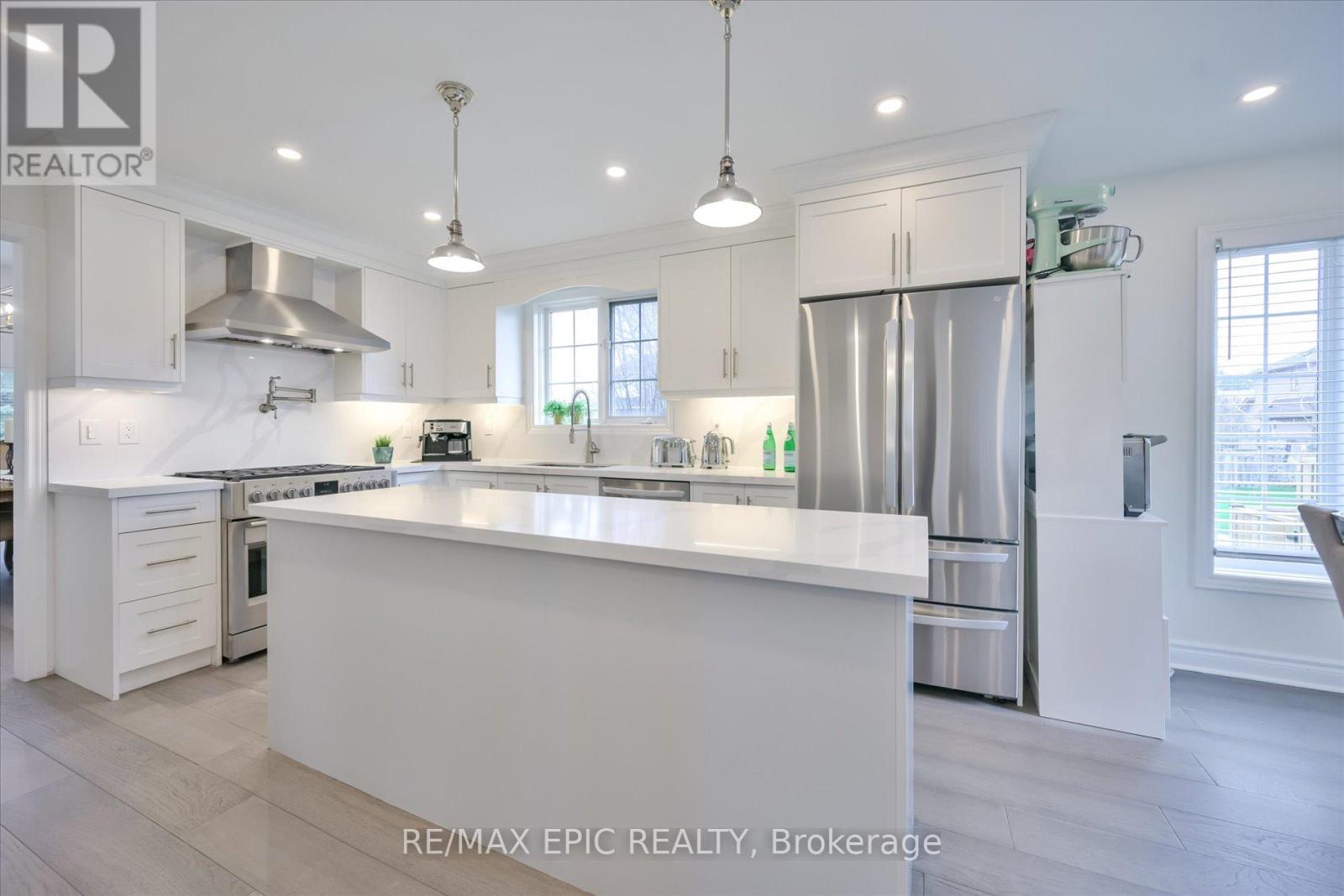 33 EMMETT PLACE, Whitby (Pringle Creek), Ontario, L1R2B4 — Photo 13