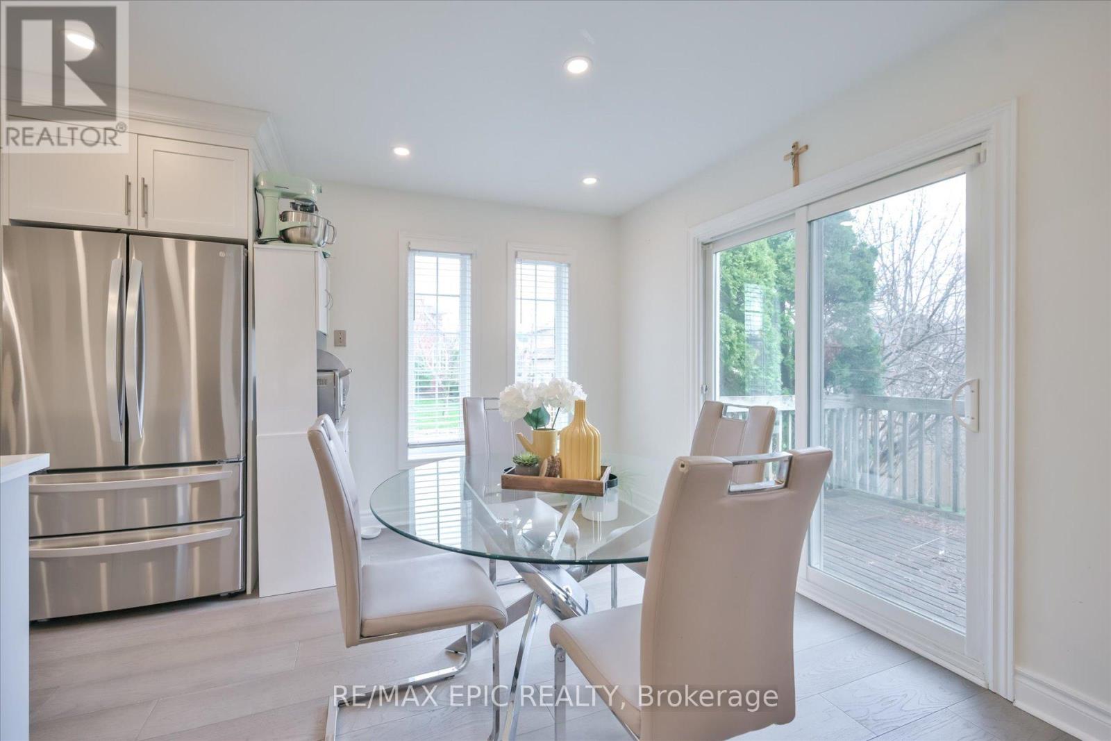 33 EMMETT PLACE, Whitby (Pringle Creek), Ontario, L1R2B4 — Photo 15