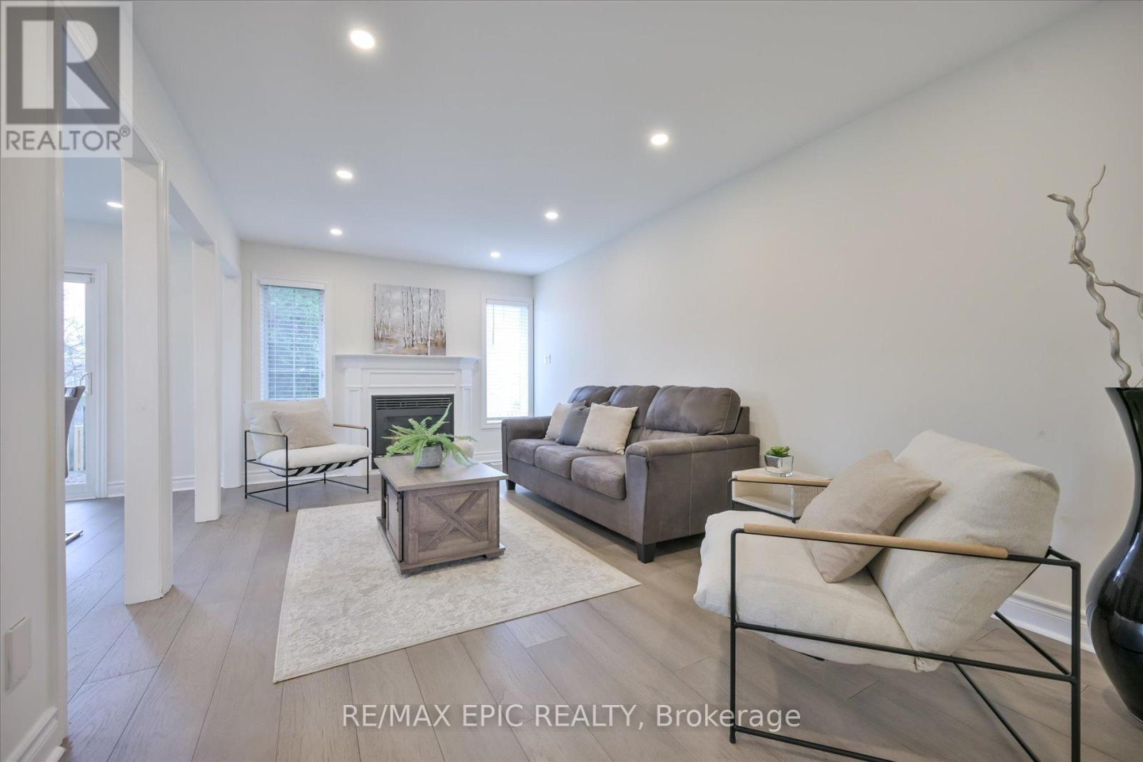 33 EMMETT PLACE, Whitby (Pringle Creek), Ontario, L1R2B4 — Photo 17