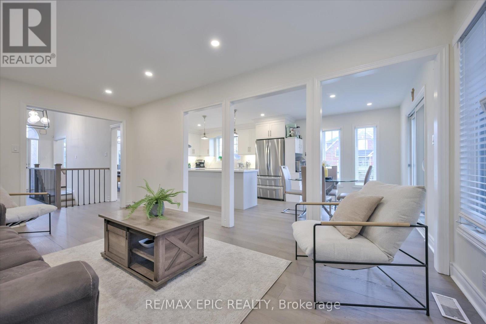 33 EMMETT PLACE, Whitby (Pringle Creek), Ontario, L1R2B4 — Photo 18