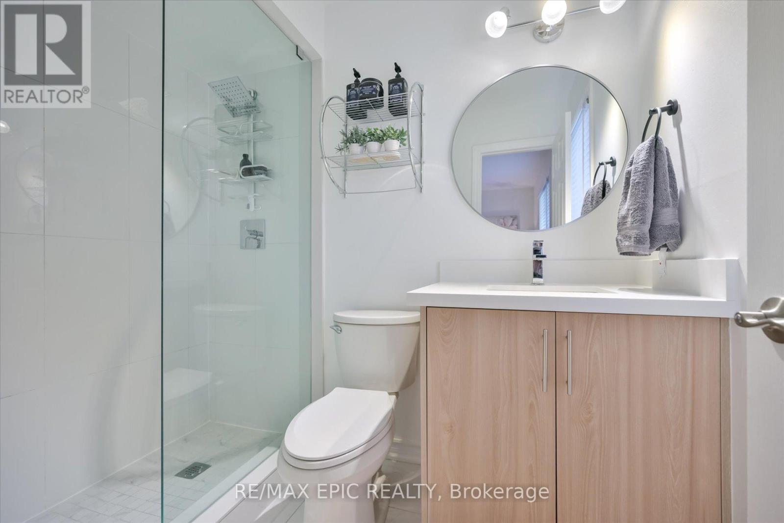 33 EMMETT PLACE, Whitby (Pringle Creek), Ontario, L1R2B4 — Photo 22