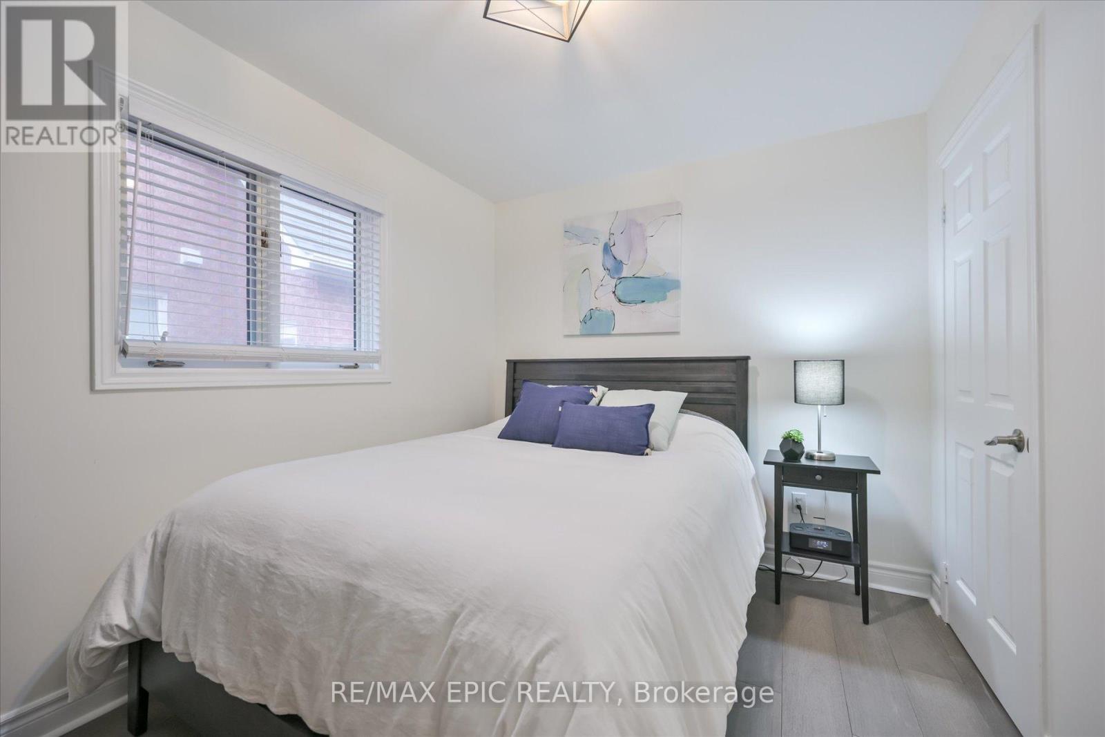 33 EMMETT PLACE, Whitby (Pringle Creek), Ontario, L1R2B4 — Photo 23