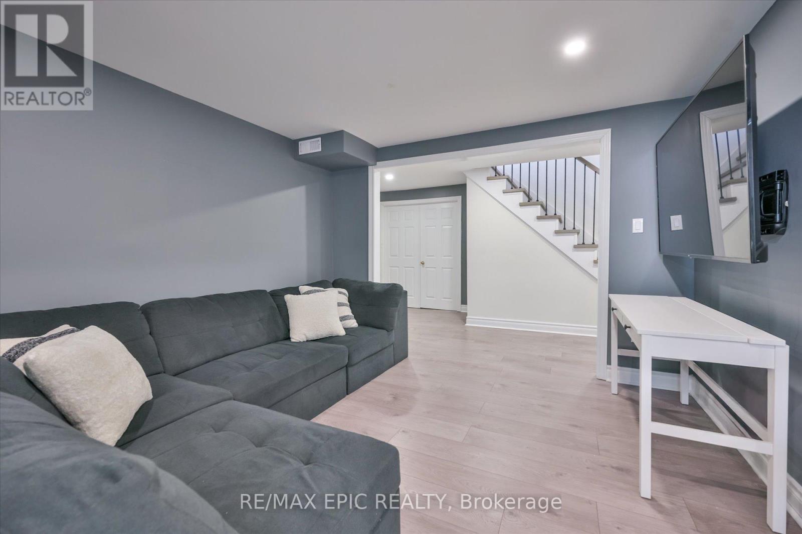 33 EMMETT PLACE, Whitby (Pringle Creek), Ontario, L1R2B4 — Photo 31