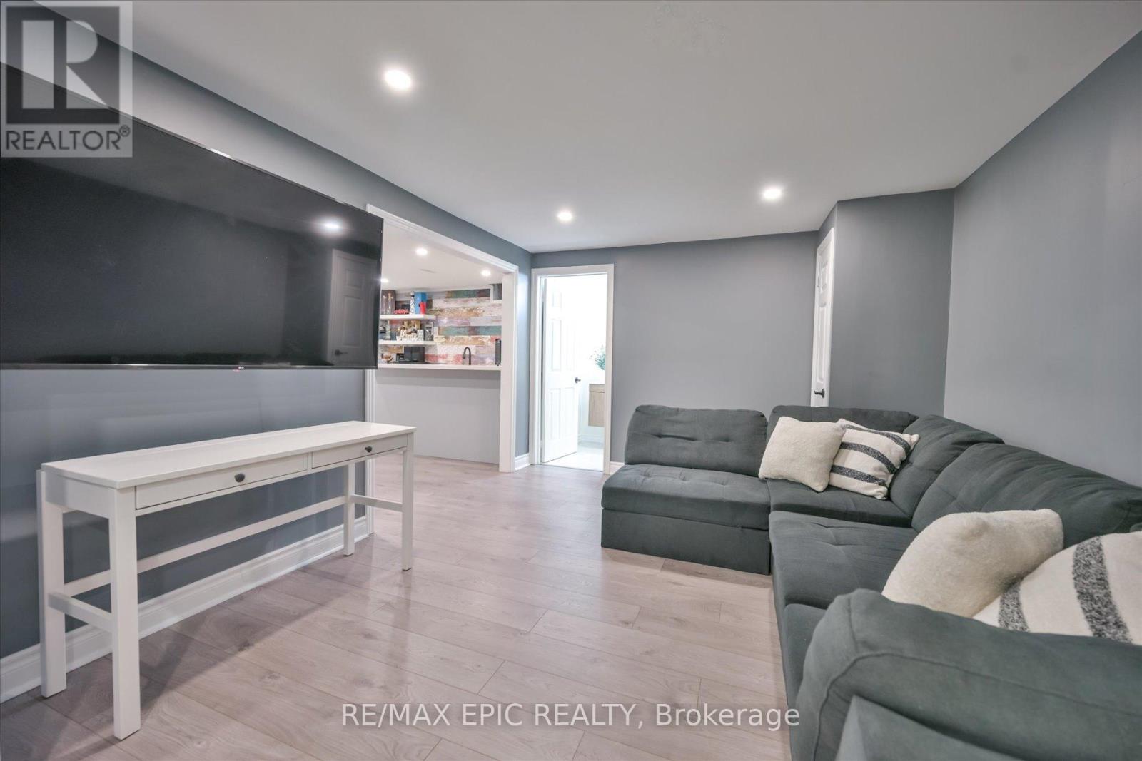 33 EMMETT PLACE, Whitby (Pringle Creek), Ontario, L1R2B4 — Photo 32