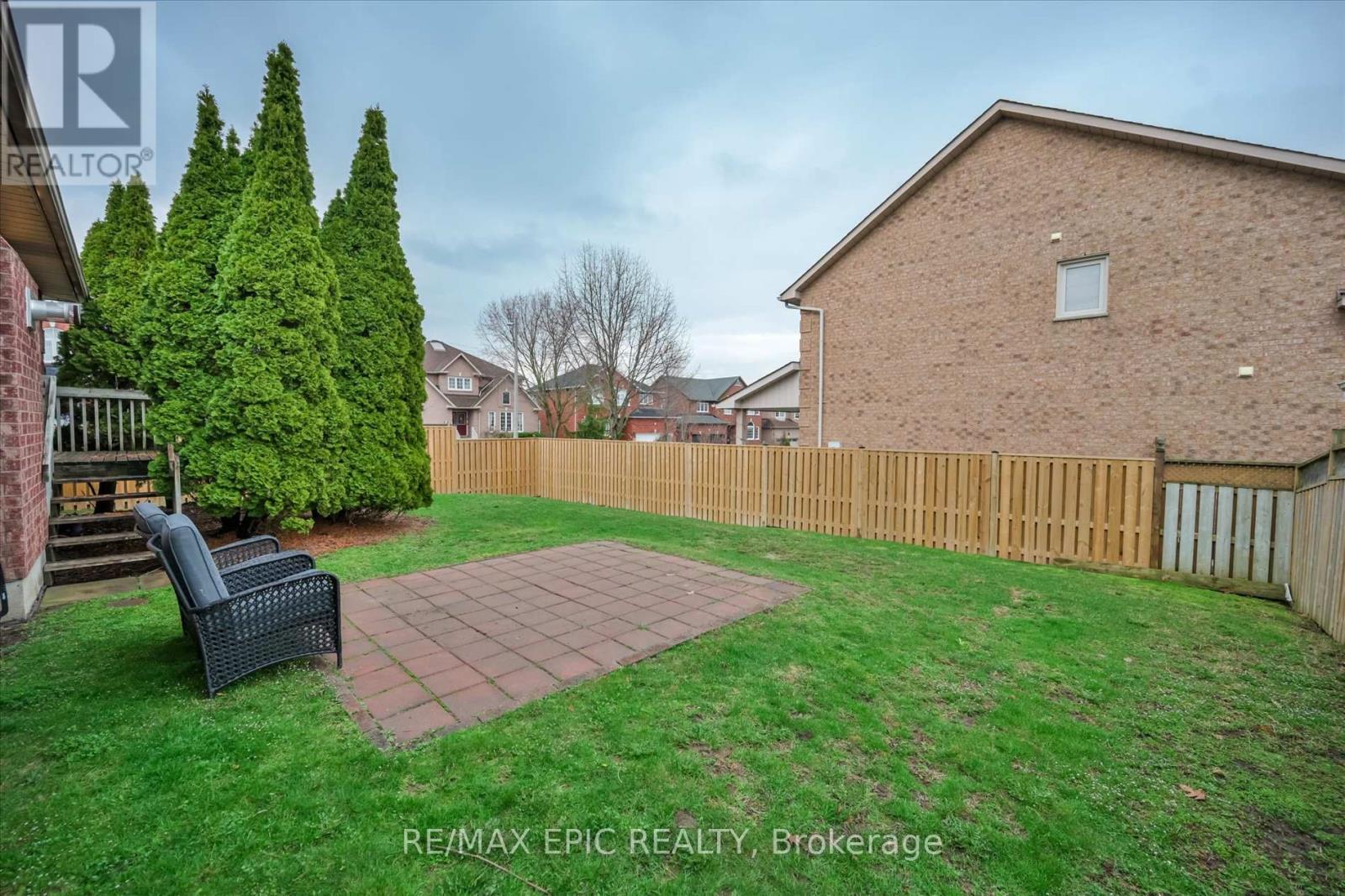 33 EMMETT PLACE, Whitby (Pringle Creek), Ontario, L1R2B4 — Photo 39