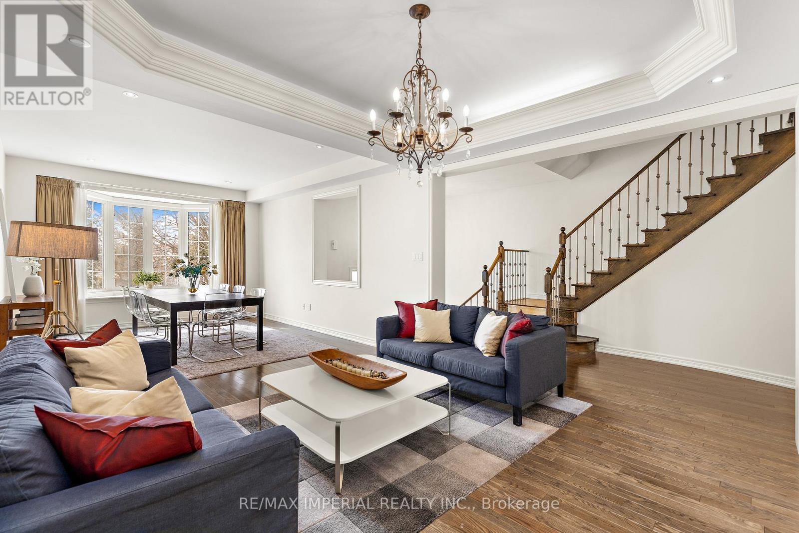 16 CARRIAGE HOUSE COURT, Richmond Hill (Jefferson), Ontario, L4E4V3 — Photo 2