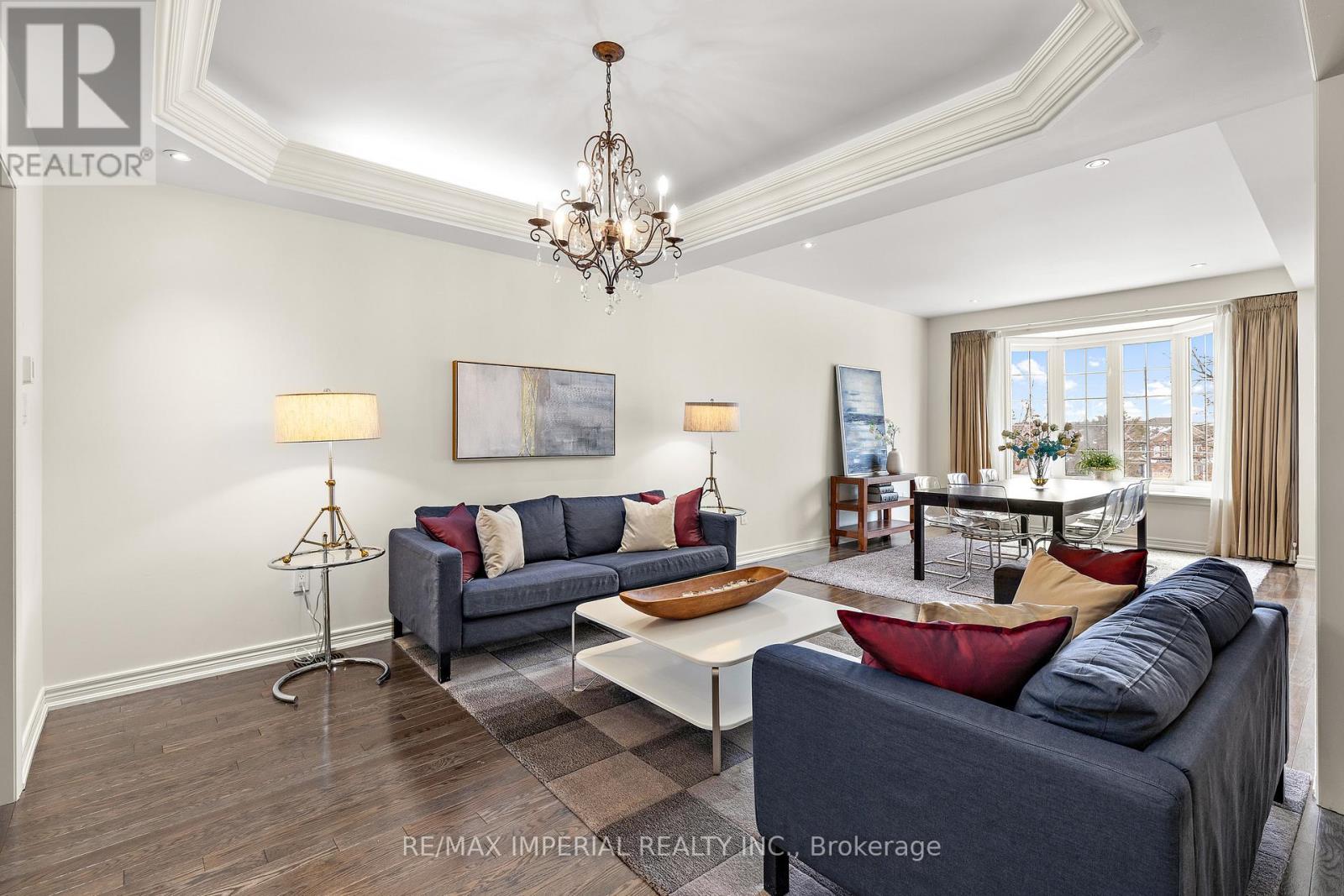 16 CARRIAGE HOUSE COURT, Richmond Hill (Jefferson), Ontario, L4E4V3 — Photo 3