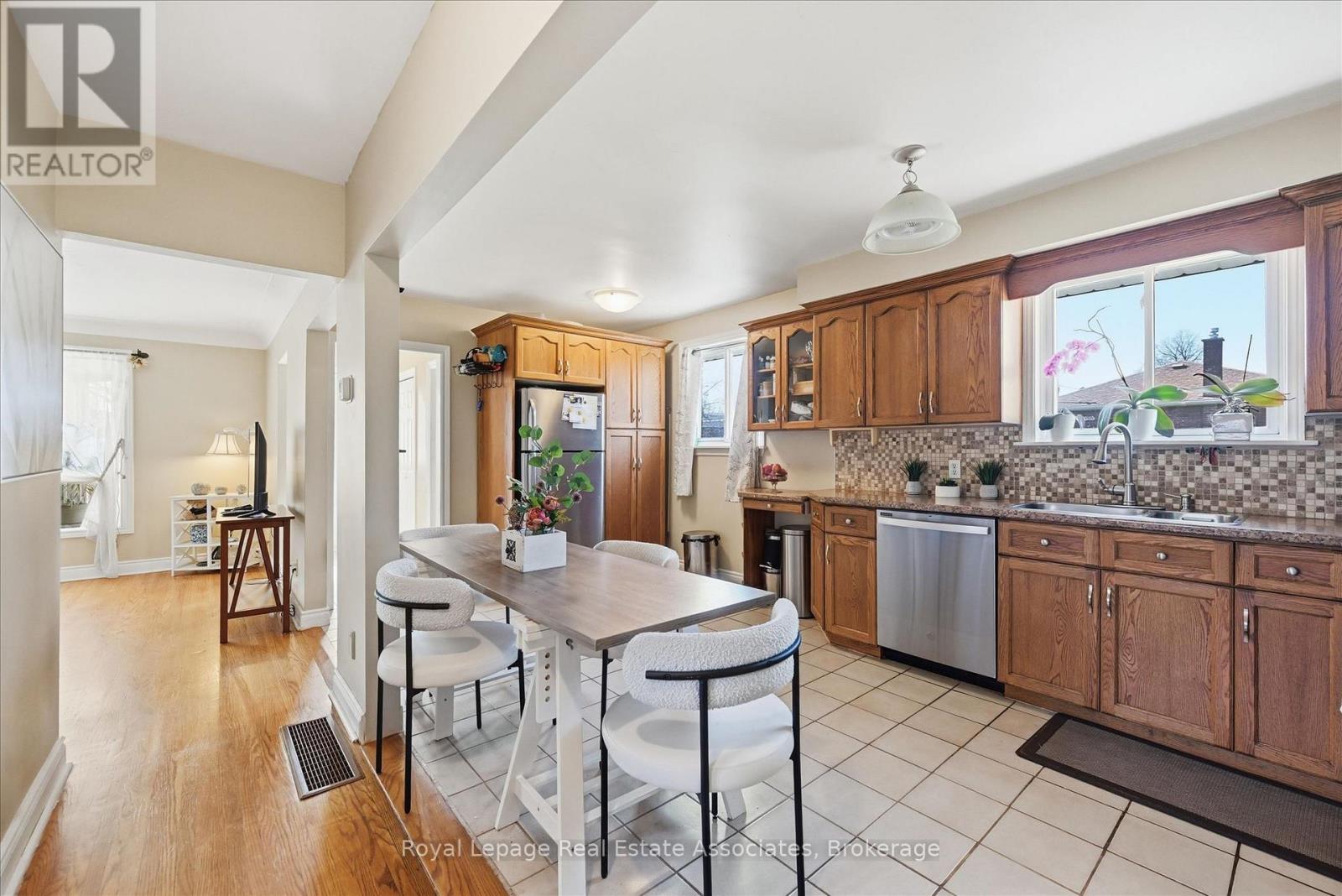 1131 STANLEY DRIVE, Burlington (Mountainside), Ontario, L7P2K6 — Photo 10