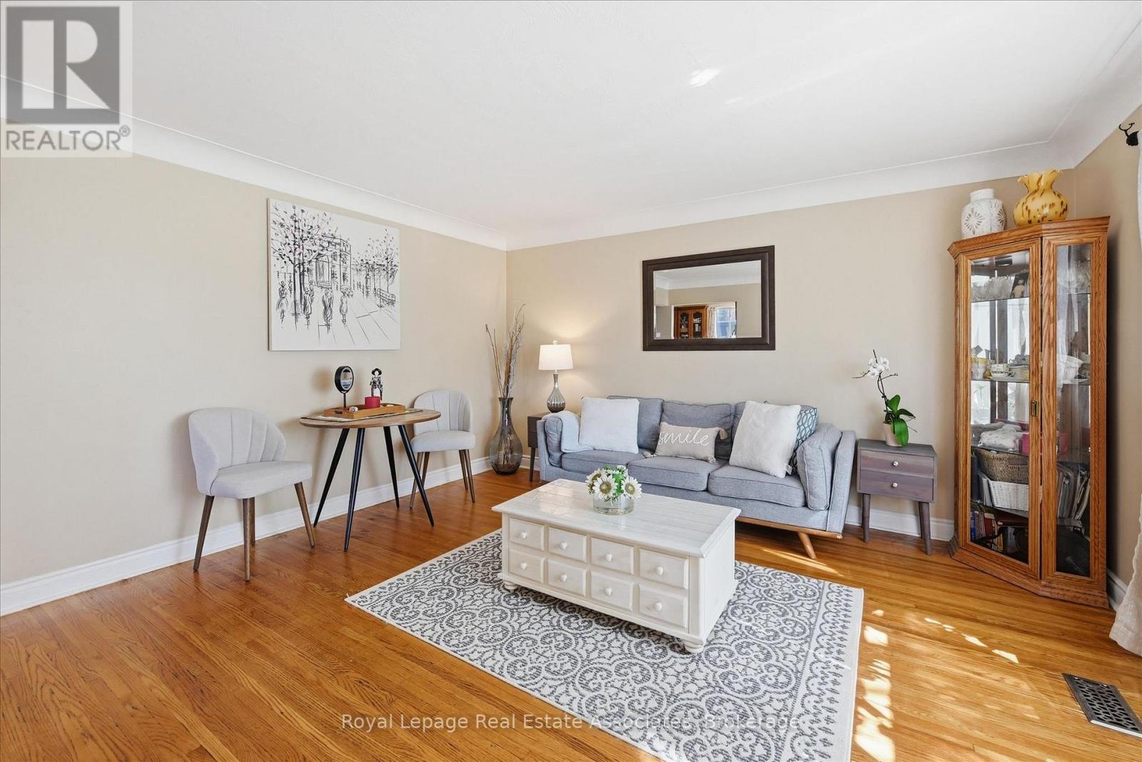 1131 STANLEY DRIVE, Burlington (Mountainside), Ontario, L7P2K6 — Photo 2