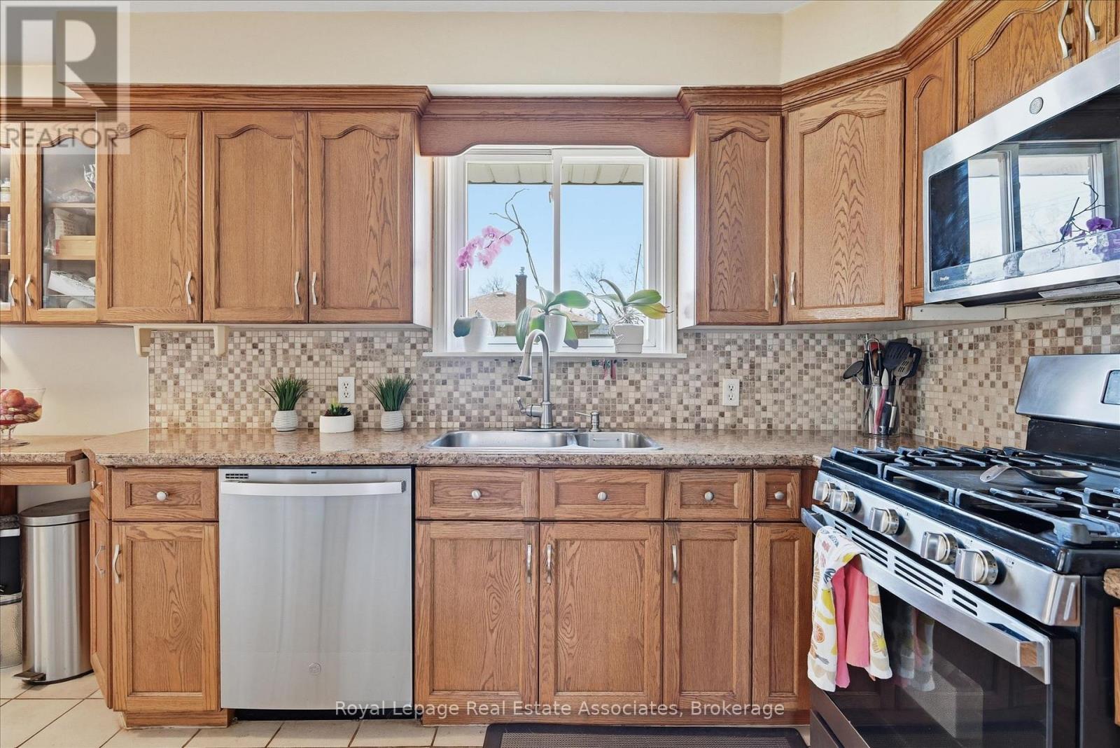 1131 STANLEY DRIVE, Burlington (Mountainside), Ontario, L7P2K6 — Photo 7