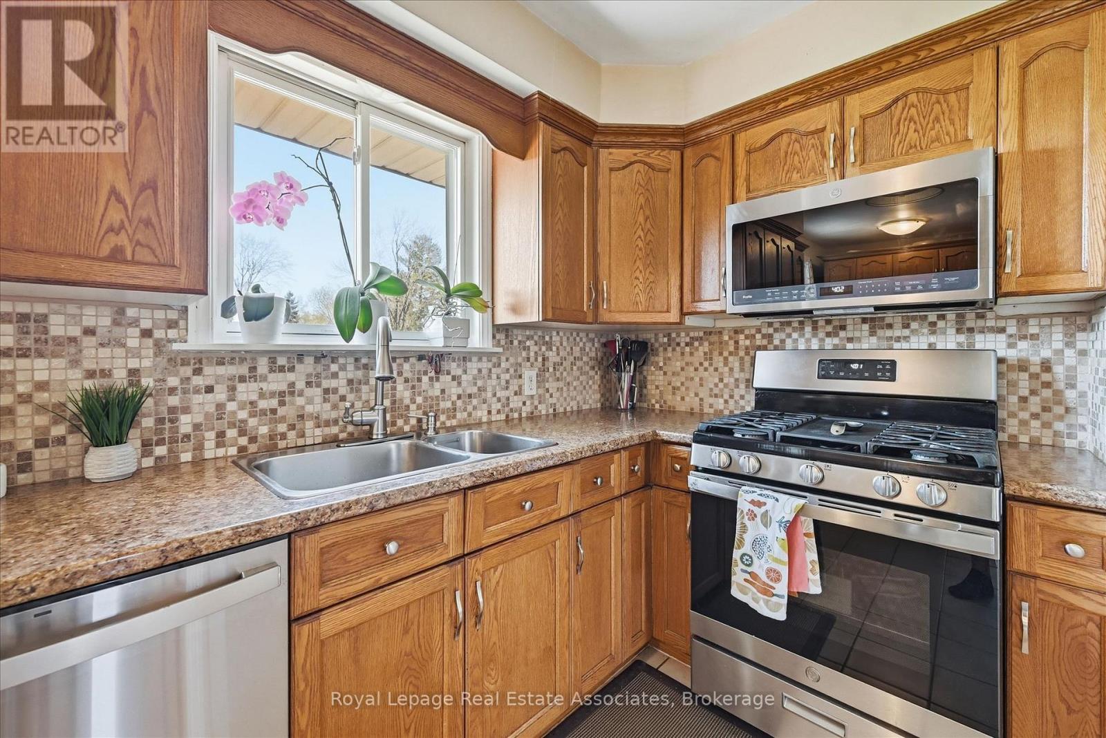 1131 STANLEY DRIVE, Burlington (Mountainside), Ontario, L7P2K6 — Photo 8