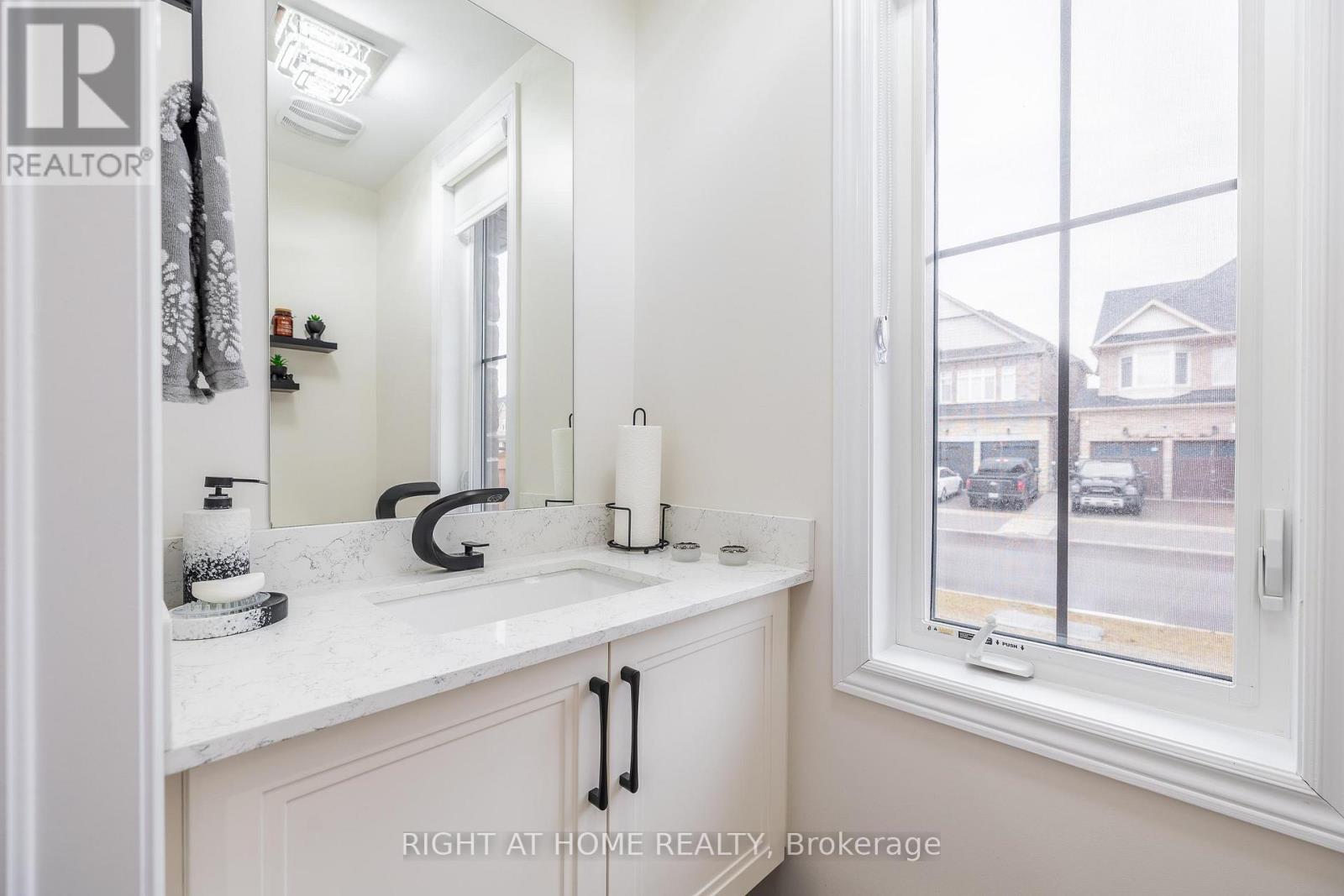 133 BENADIR AVENUE, Caledon, Ontario, L7C4E7 — Photo 5