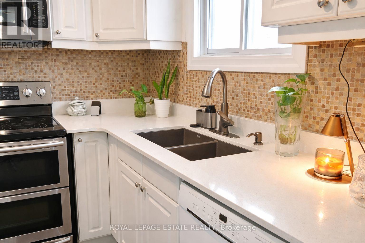 130 WILLIAM STEPHENSON DRIVE, Whitby (Blue Grass Meadows), Ontario, L1N8V1 — Photo 13