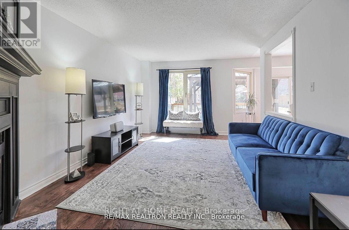 236 MCCAFFREY ROAD, Newmarket (Summerhill Estates), Ontario, L3X1J3 — Photo 14