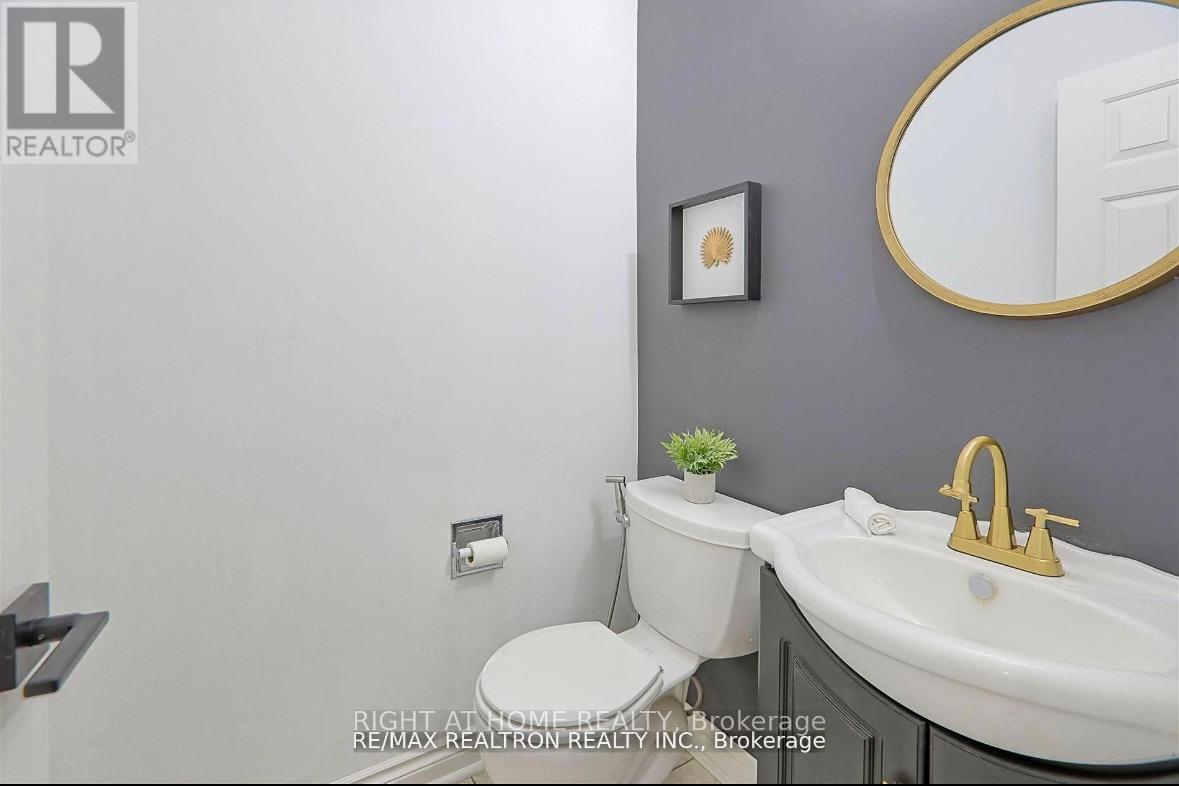 236 MCCAFFREY ROAD, Newmarket (Summerhill Estates), Ontario, L3X1J3 — Photo 15