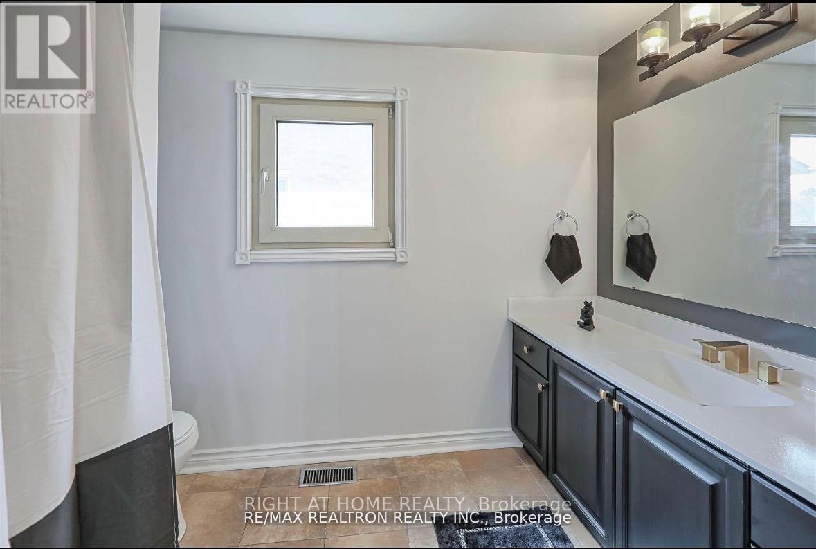 236 MCCAFFREY ROAD, Newmarket (Summerhill Estates), Ontario, L3X1J3 — Photo 27