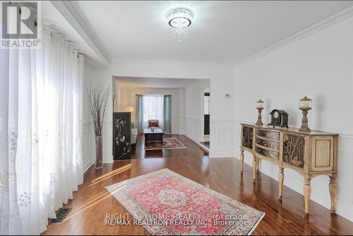 236 MCCAFFREY ROAD, Newmarket (Summerhill Estates), Ontario, L3X1J3 — Photo 7