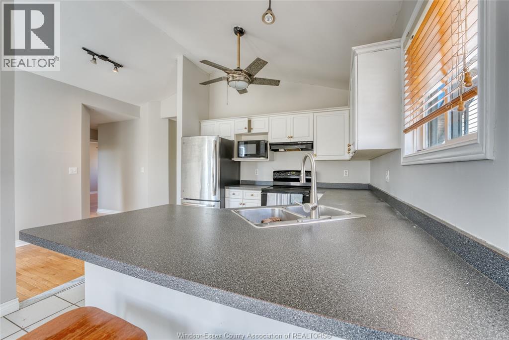 655 Michael DRIVE, Tecumseh, Ontario, N8N4N2 — Photo 12