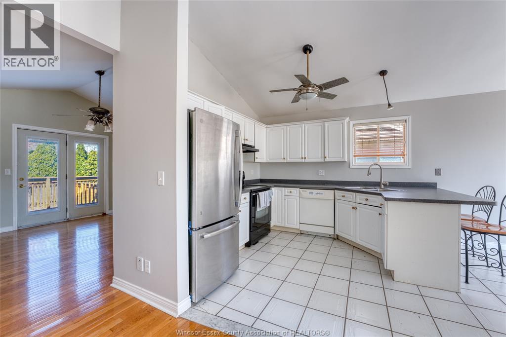 655 Michael DRIVE, Tecumseh, Ontario, N8N4N2 — Photo 8