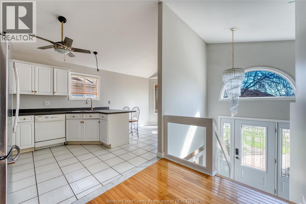 655 Michael DRIVE, Tecumseh, Ontario, N8N4N2 — Photo 9