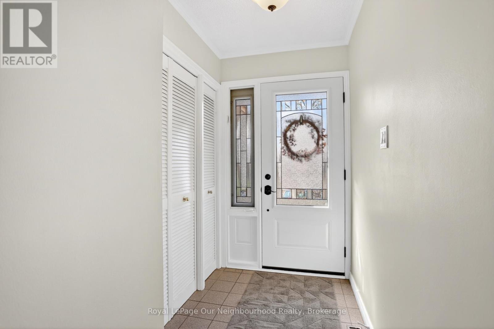 656 HILLCROFT STREET, Oshawa (Eastdale), Ontario, L1G7K6 — Photo 2