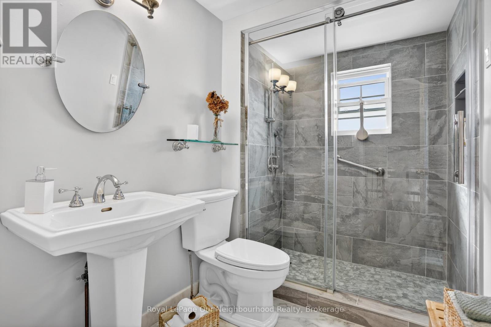 656 HILLCROFT STREET, Oshawa (Eastdale), Ontario, L1G7K6 — Photo 28