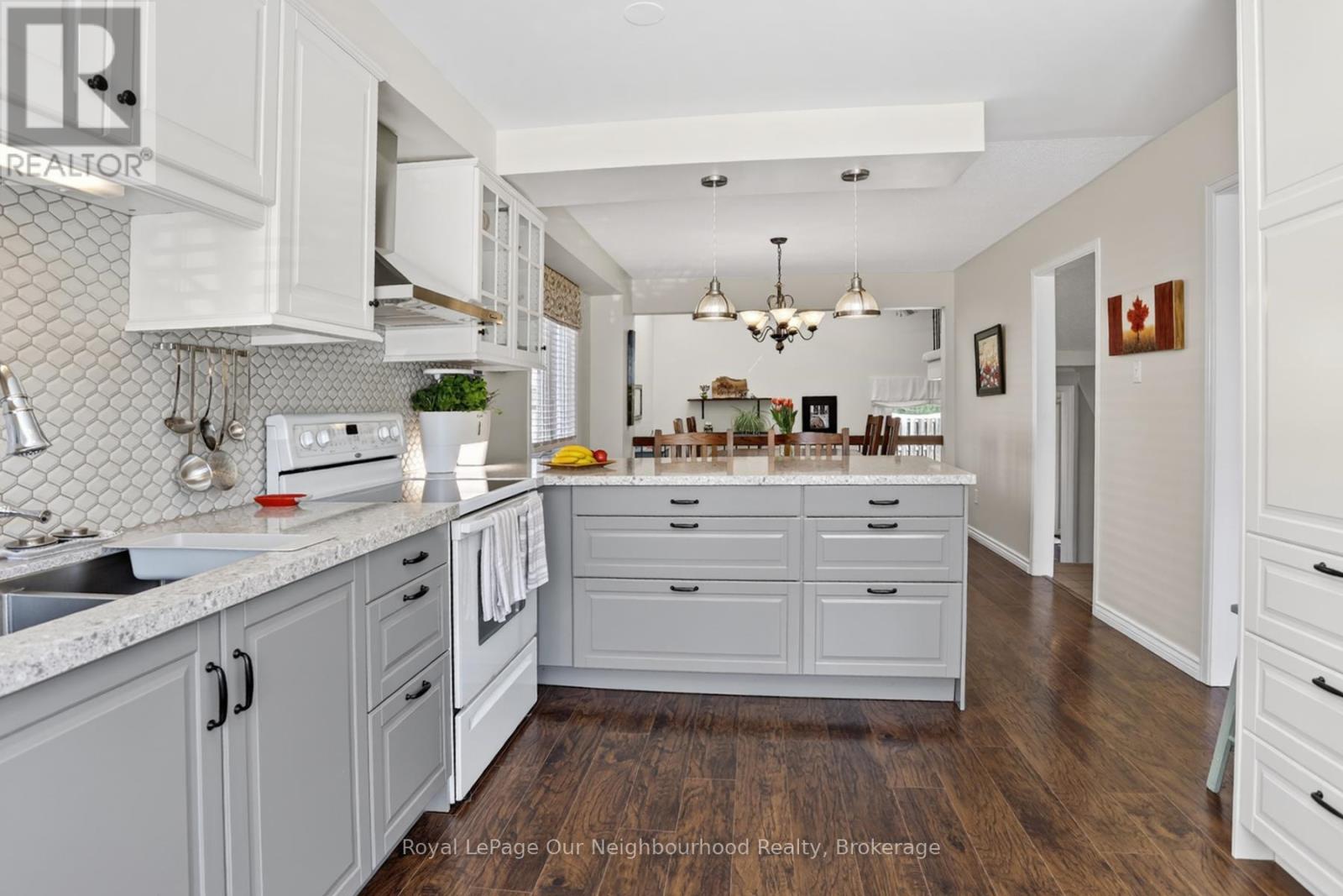 656 HILLCROFT STREET, Oshawa (Eastdale), Ontario, L1G7K6 — Photo 8