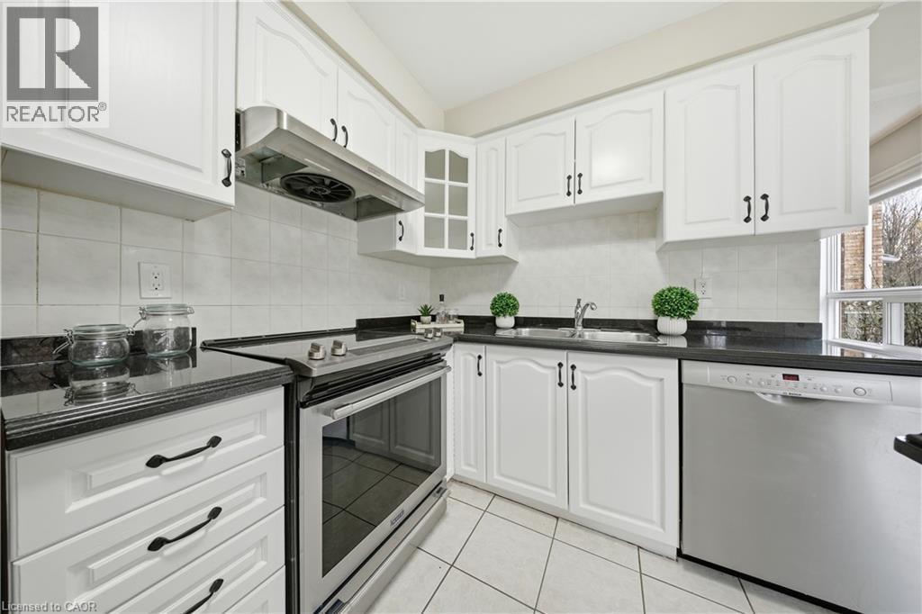 85 PROFESSOR'S LAKE Parkway, Brampton, Ontario, L6S4T4 — Photo 17