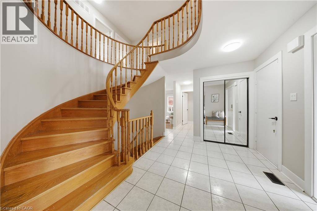 85 PROFESSOR'S LAKE Parkway, Brampton, Ontario, L6S4T4 — Photo 6