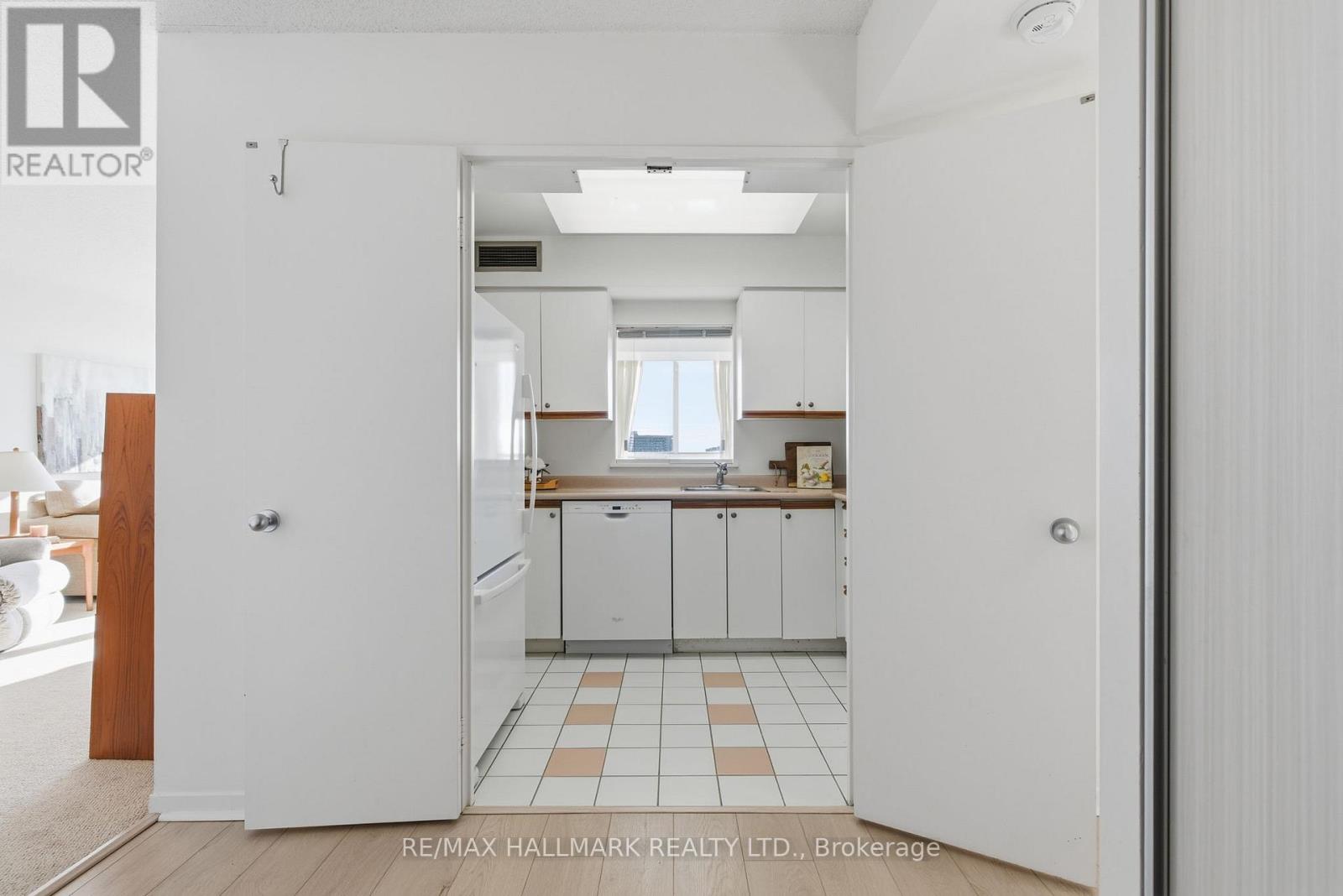 1801 - 21 OVERLEA BOULEVARD, Toronto (Thorncliffe Park), Ontario, M4H1P2 — Photo 11