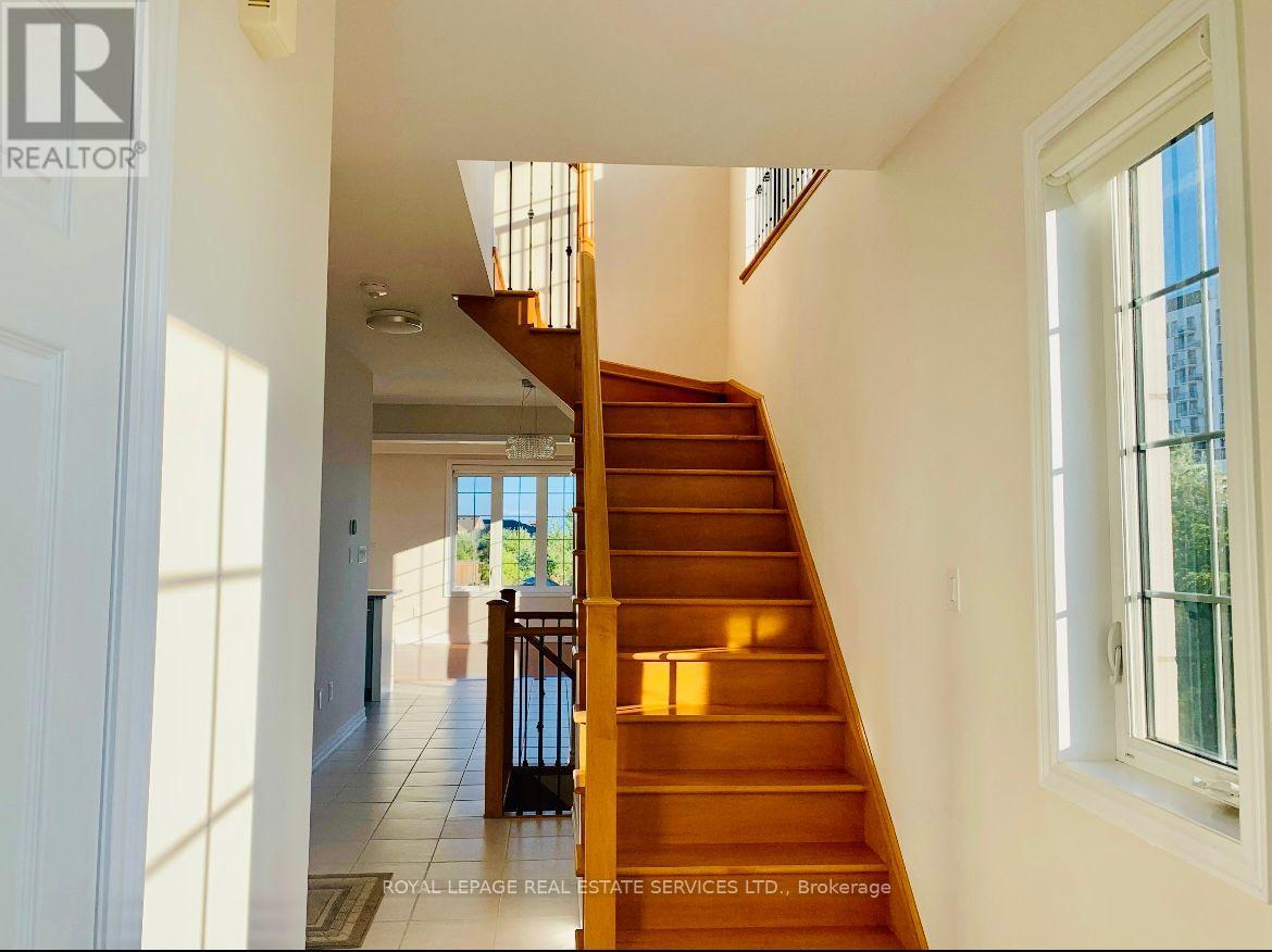 362 THRESHING MILL BOULEVARD, Oakville (JM Joshua Meadows), Ontario, L6H0P6 — Photo 2