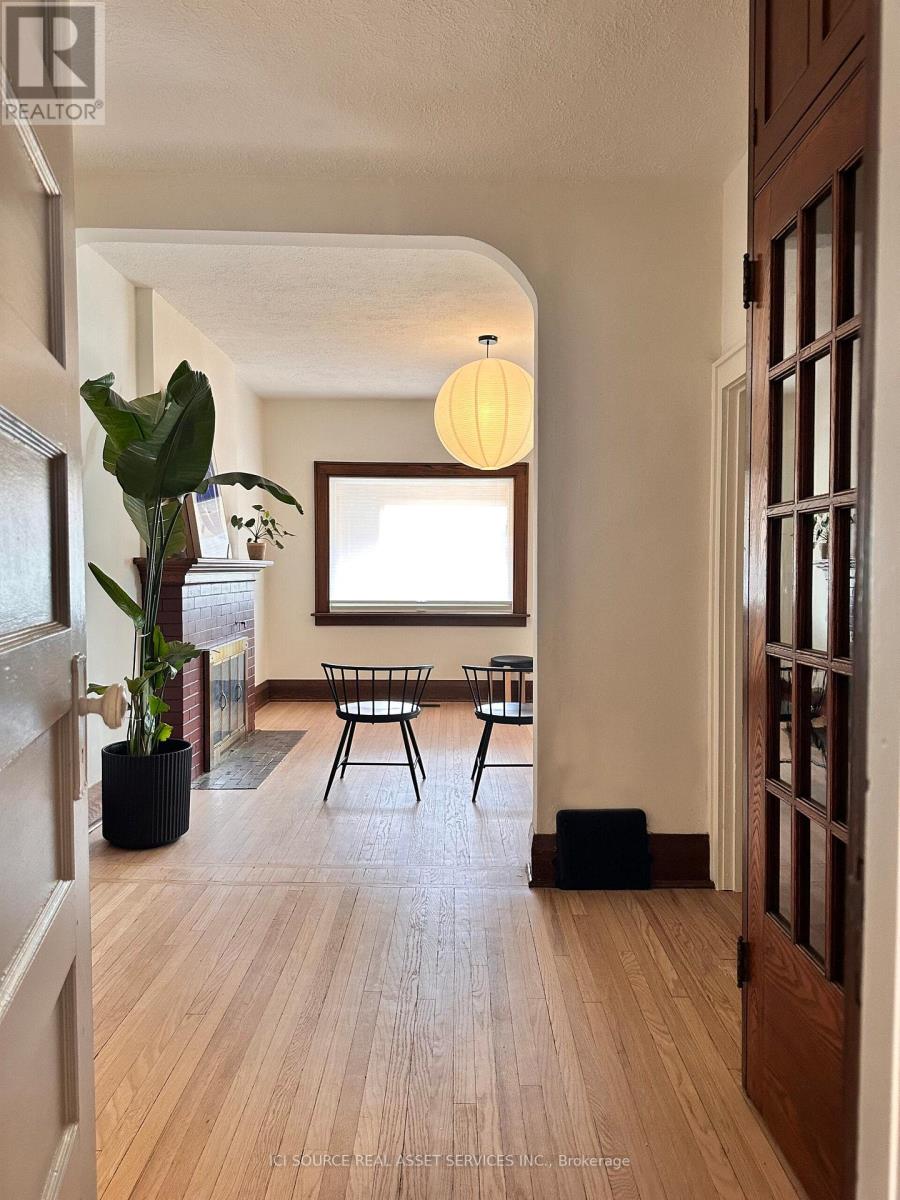 32 ALHAMBRA AVENUE, Toronto (High Park-Swansea), Ontario, M6R2S5 — Photo 3