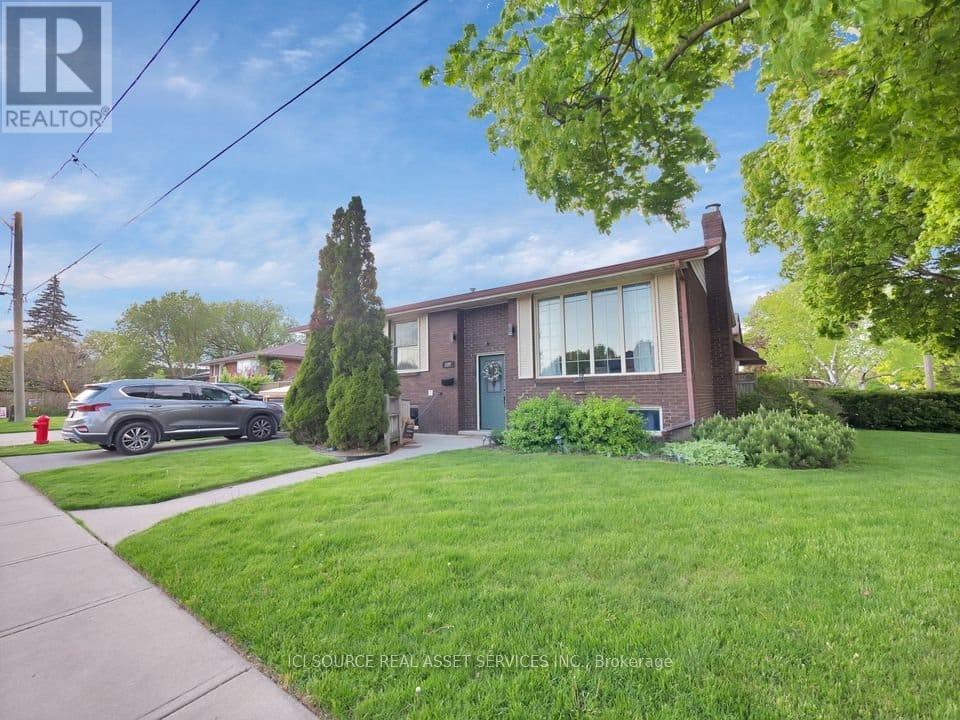 UPPER - 109 JUNE STREET, Hamilton (Greeningdon), Ontario, L9A2R8 — Photo 2