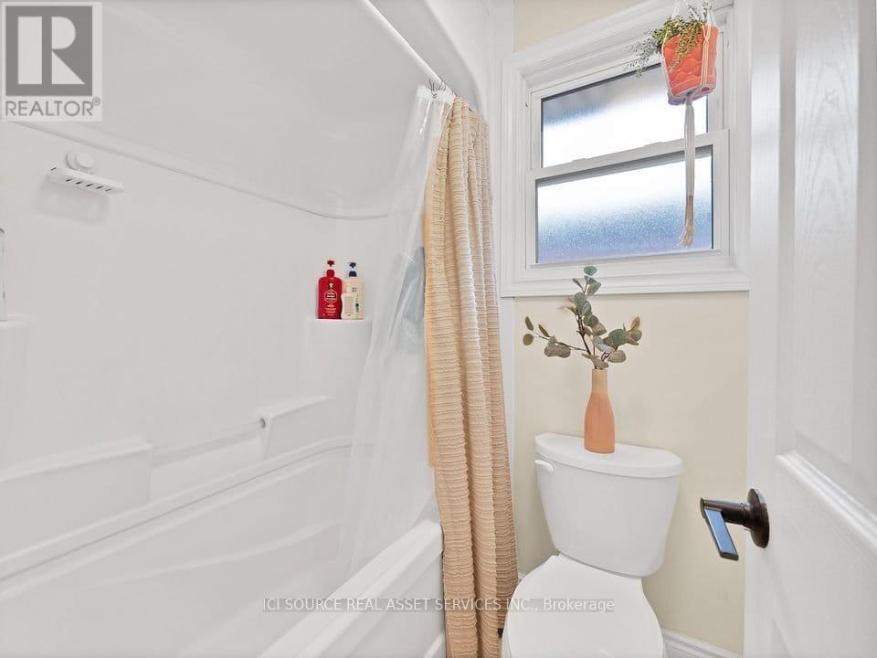 UPPER - 109 JUNE STREET, Hamilton (Greeningdon), Ontario, L9A2R8 — Photo 25