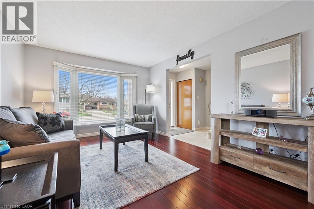 52 TUERR Drive, Kitchener, Ontario, N2E2M1 — Photo 10